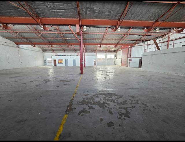 1,266M² WAREHOUSE TO LET IN REUVEN